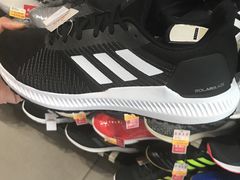 -阿迪达斯(澳门水坑尾街店)