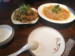 -东家小院金汤酸菜鱼(南阳路店)