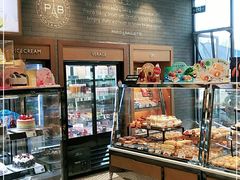 面包甜点陈列柜-巴黎贝甜(右安门店)