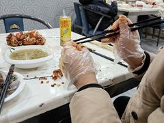 -凤凰路何眼镜香辣蟹(花果园店)