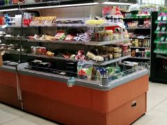 -全家便利店(江湾镇站店)