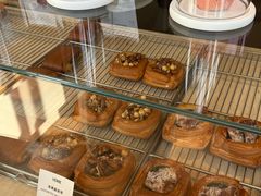 -VERIE BAKEHOUSE
