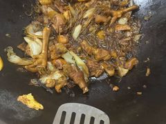 -粘豆包柴火铁锅炖