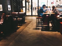 大堂-星巴克臻选(南京金茂览秀城店)