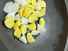 -粘豆包铁锅炖(温泉街店)
