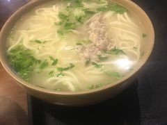 -亮亮面馆(经六路店)
