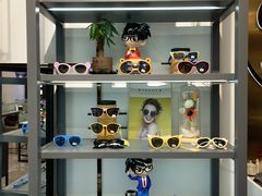 -回瑞眼镜·蔡司·依视路官方授权店(广益路万达店)