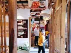 -隔壁老王·家常云南菜(花巷店)