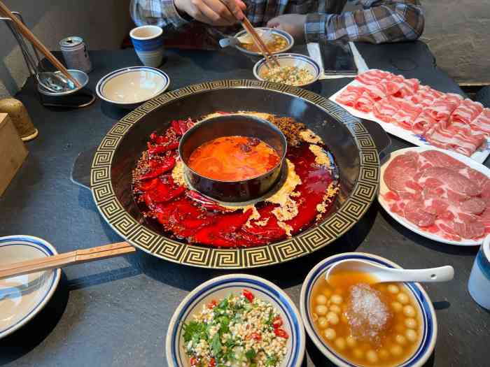 大枫火锅-"南长街的又一家网红店,生意火爆,所以特意.