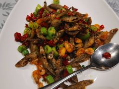 青椒炒小鱼虾-徽州小镇(高新店)