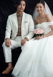 -雪中彩影婚纱摄影·微光艺术中心