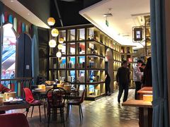 大堂-钱小奴海鲜自助黑金店(杭州滨江龙湖店)