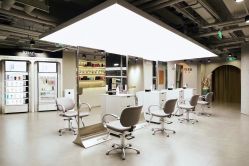 -变画·发型STUDIO