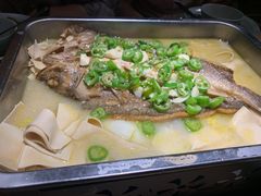 蜜桃烤鱼-蜜桃餐厅·伴山(湖滨商业街店)