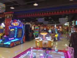 -哈尼鹿儿童乐园(长沙梅溪湖步步高店)