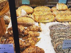 -Dough&Joe团憩(瑞虹天地月亮湾店)