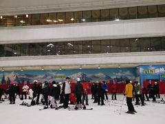 -乔波室内滑雪场