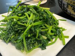 清炒豌豆尖-川知味·椒盐水煮鱼·川菜(沈北万达中央大学城店)