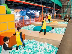 -极限PLAY运动娱乐新世界·团建派对表演休闲馆·室内高空游乐园
