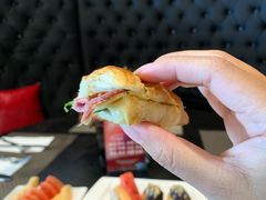 -上海虹桥西郊假日酒店