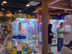 -卡通尼乐园(宝山龙湖天街店)