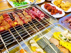 -哈尔滨小酒馆·鲜肉现穿自助烧烤(康新花园店)