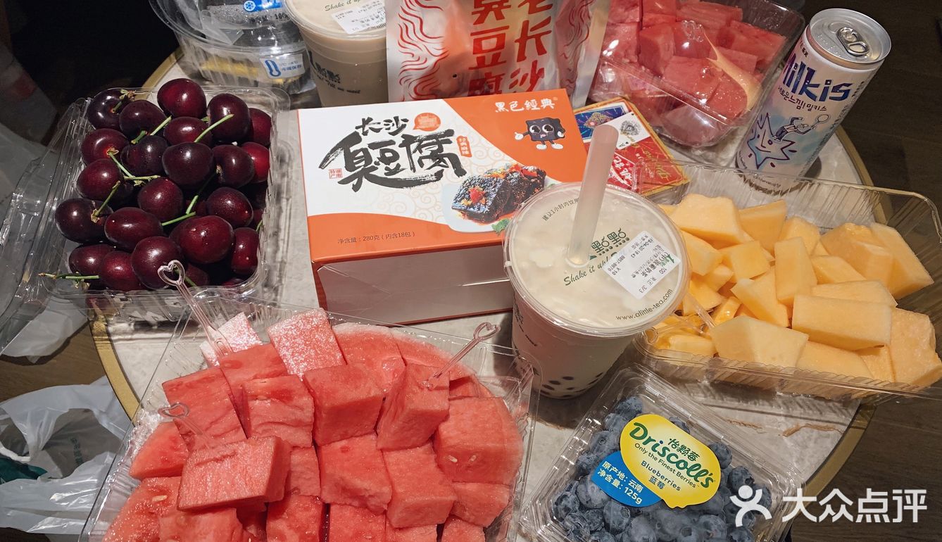 你们觉得文和友臭豆腐好吃还是黑色经典呢??