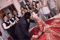 -艾米丽婚纱礼服