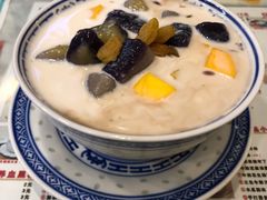 -广信牛奶甜品世家(台东店)