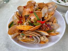 -三亚火车头万人海鲜广场