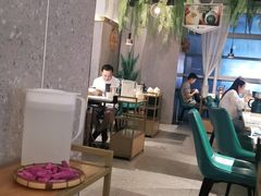 大堂-三个椰子·现砍椰子鸡(金源CBD店)