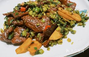 Stir-Fried Beef with Fresh Bamboo Shoots