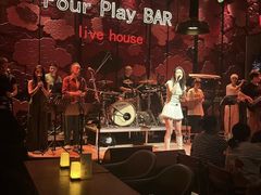 -FOUR PLAY BAR