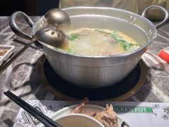 -禄婶鸡煲·打边炉