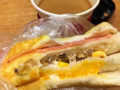 黄金金枪鱼面包-85度C(南京龙世中心店)