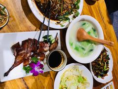 -老滇山寨•云南特色菜•地方菜•民族风情歌舞表演(金碧店)