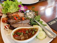 -Chom Cafe and Restaurant