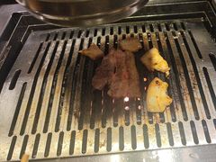 -臻牛烤肉