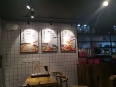 -鑫花溪牛肉米粉(人民广场店)