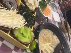 -赵美丽·重庆社区火锅·直营店(火车东站·中豪国际店)