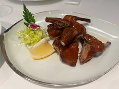 茶皇烟熏脆皮乳鸽-伯衡55·吉品轩(乌鲁木齐南路店)