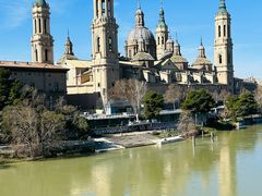 -皮拉尔圣母圣殿主教座堂