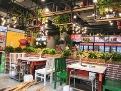 大堂-钢管厂五区小郡肝串串香(蜀都万达店)