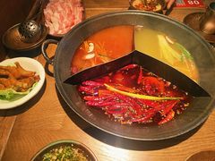 -巴卤社老火锅(财富店)