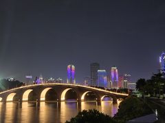 -万绿园