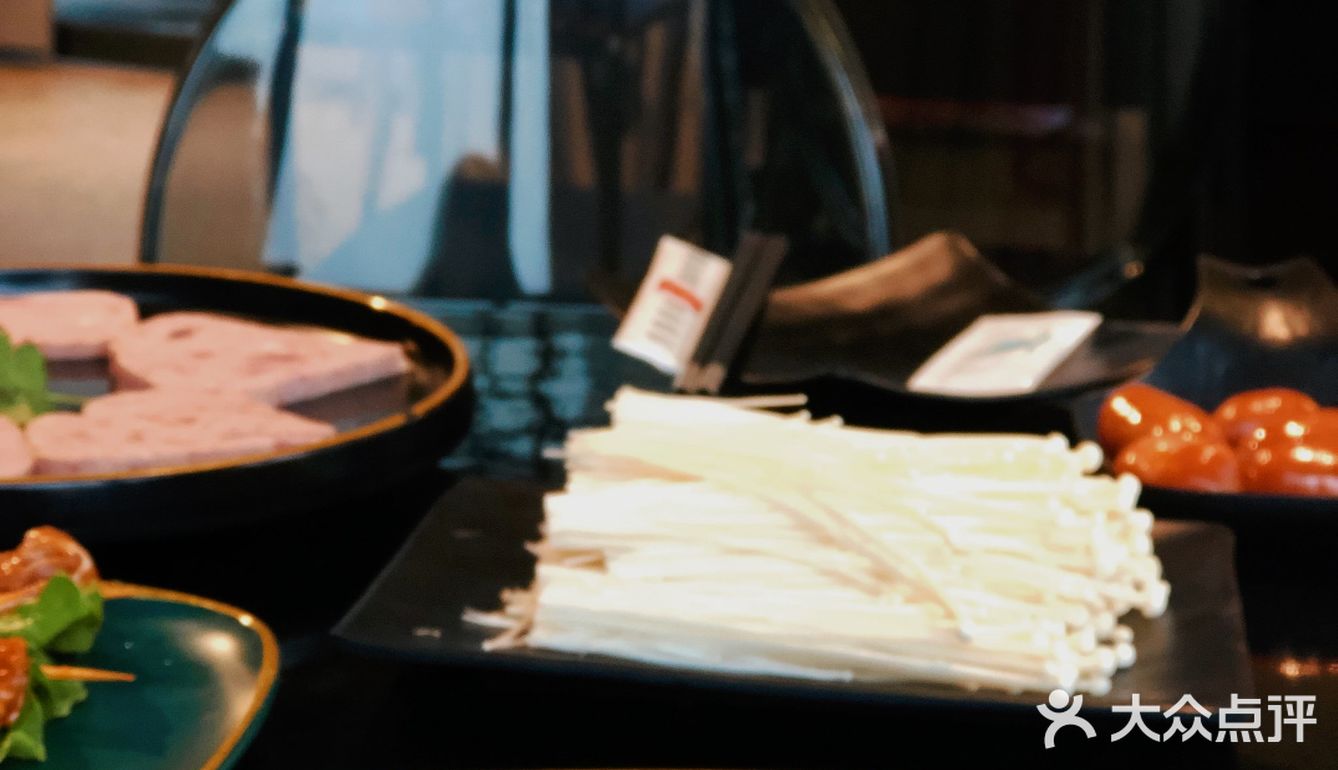 装修精致，最适合约会的重庆火锅[调皮]