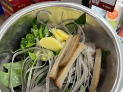 -苗伯妈酸汤火锅