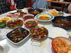 黔味酸汤鸡丝米皮-华仔龙虾(永乐路总店)