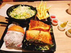 -The Habit Burger Grill 哈比特汉堡(复兴soho店)