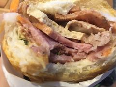 -Bánh Mì Huynh Hoa